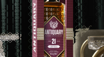 ANTIQUARY_BOTTLE & BOX_HERO SHOT_21YO_JPG.jpg